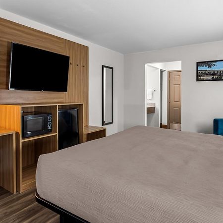 Quality Inn Cornelia Esterno foto