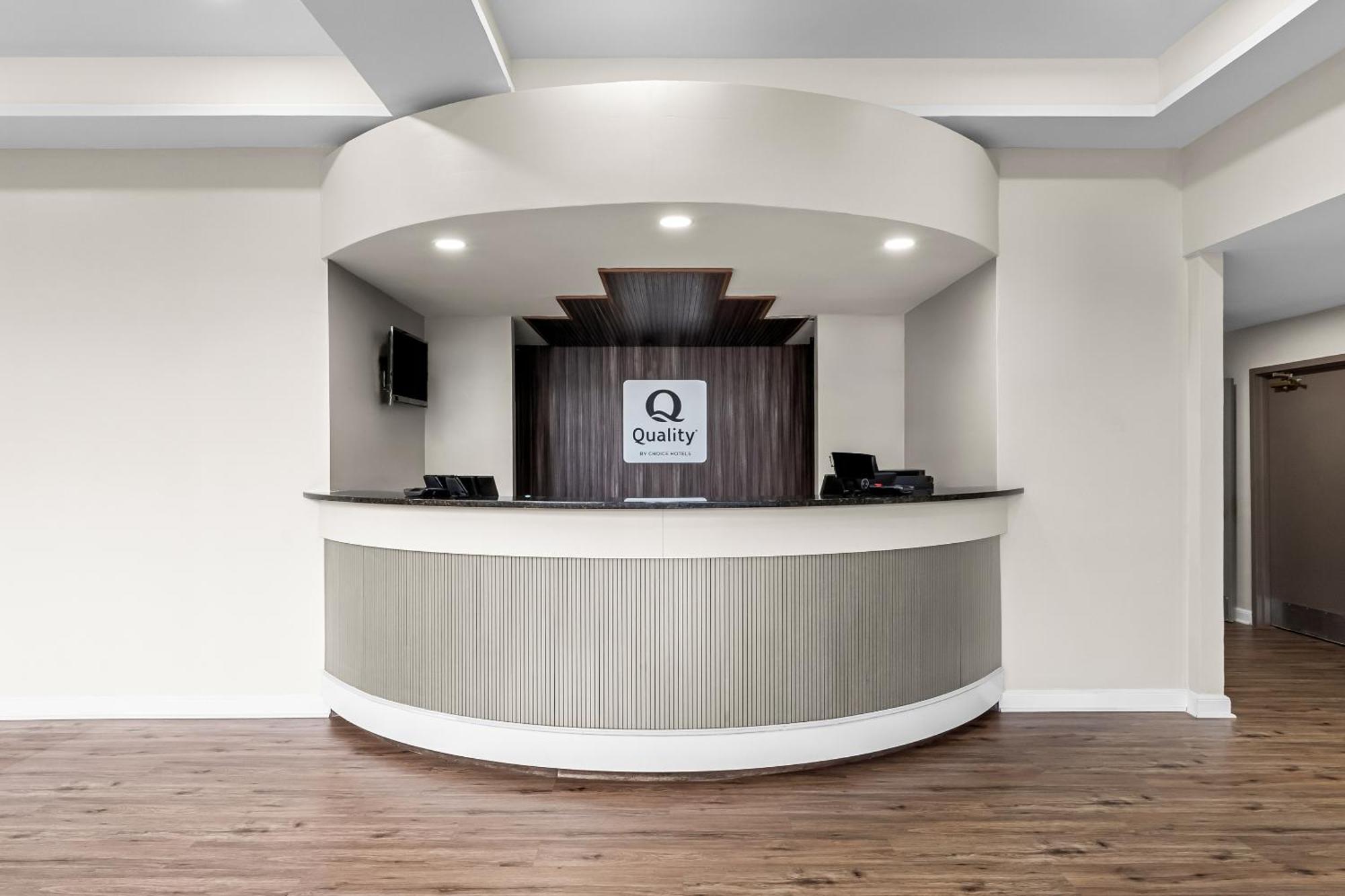Quality Inn Cornelia Esterno foto