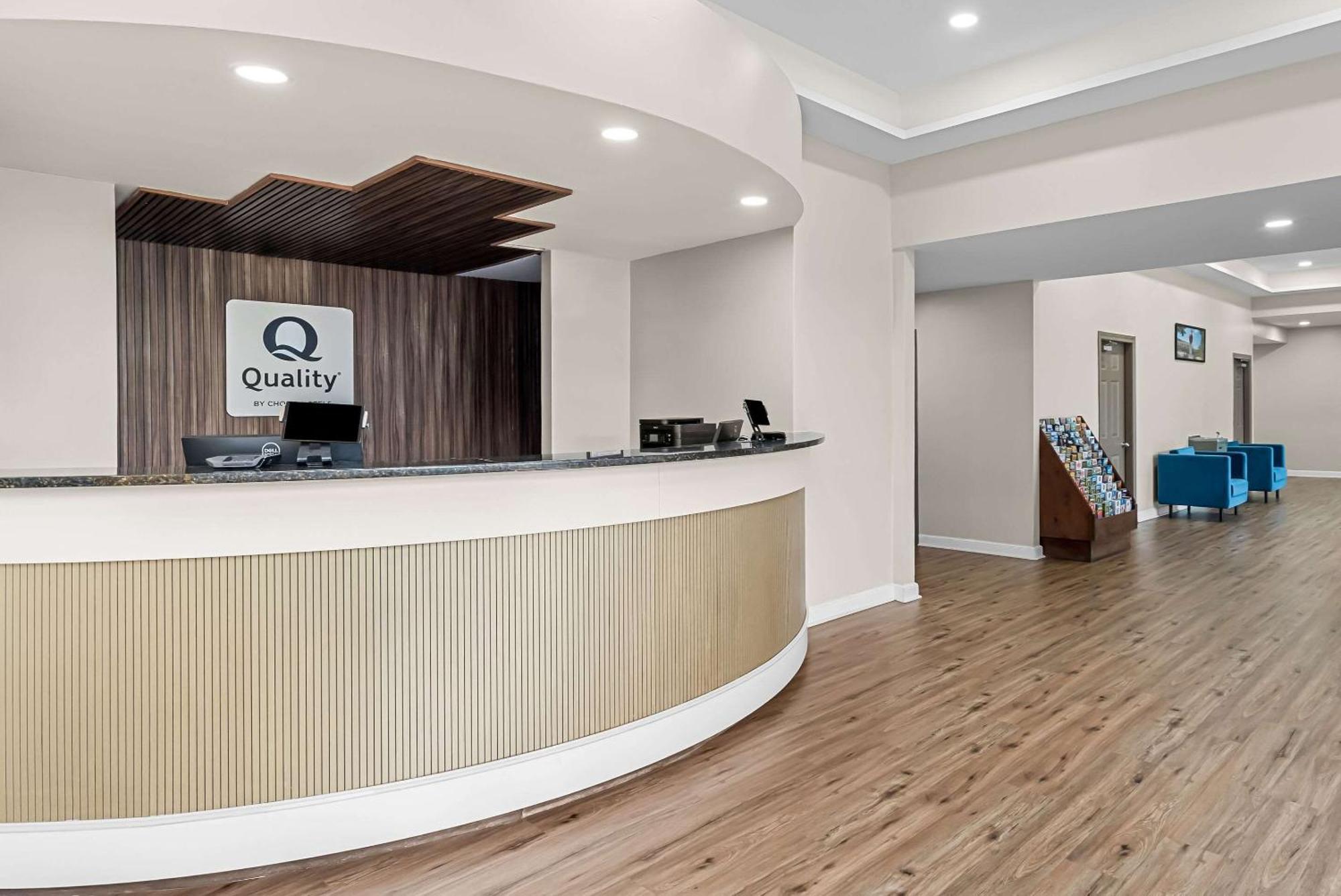 Quality Inn Cornelia Esterno foto